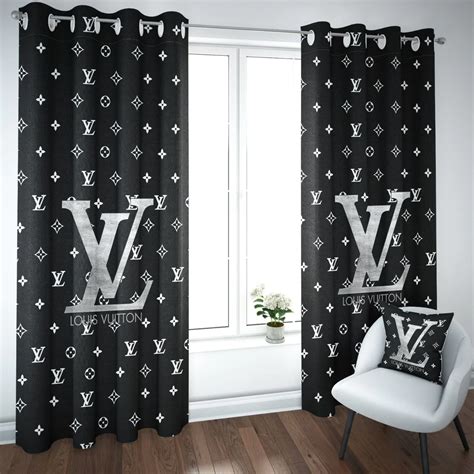 lv rm curtains.